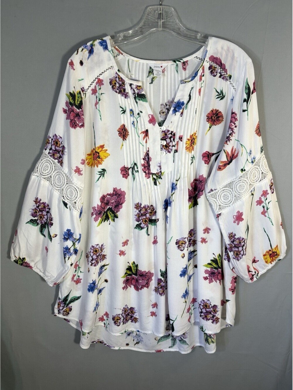 Intro 1X Floral Peasant Blouse White Rayon Boho Crochet Lace Pintuck Top